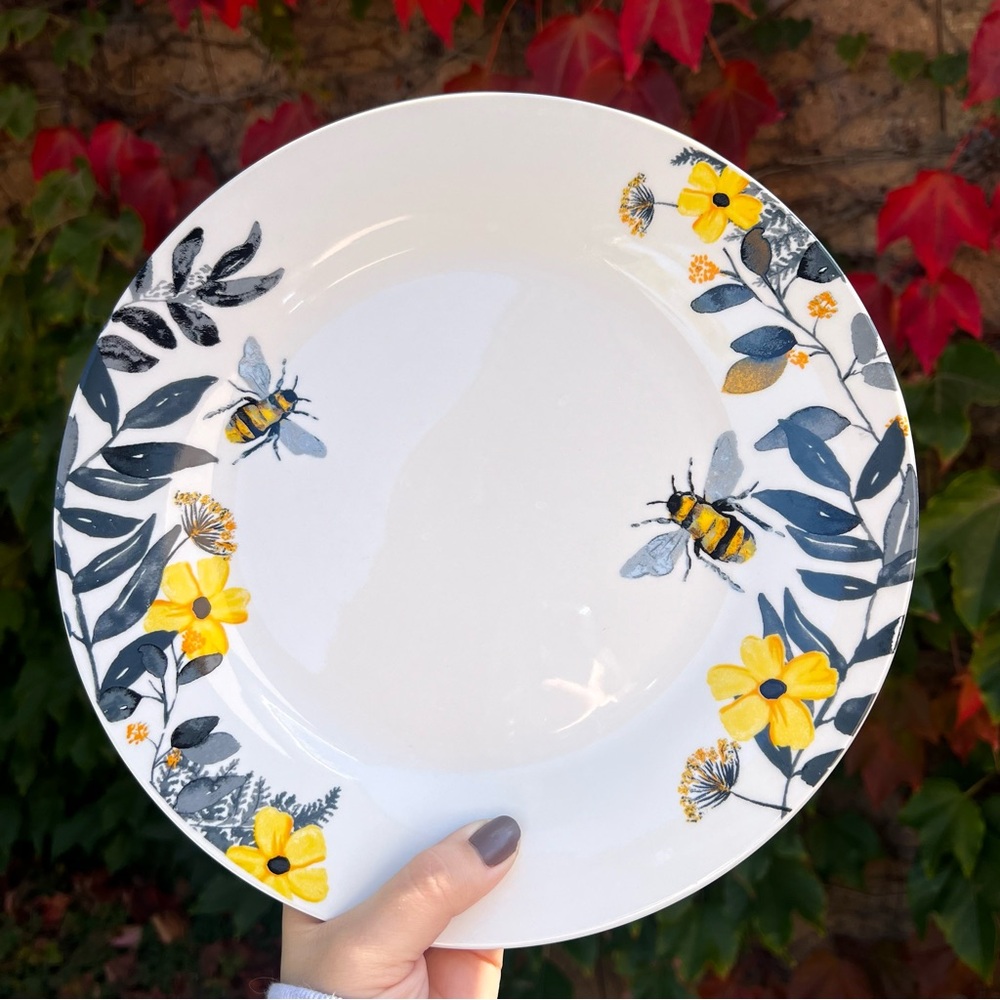 Royal Norfolk Bumble Bee Floral Ceramic Dinner Plate 10.5" White Yellow